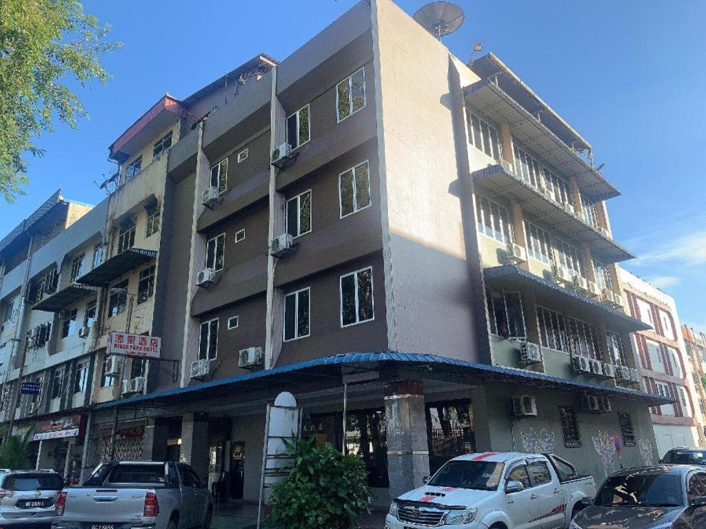 River Park Hotel Sibu Eksteriør bilde