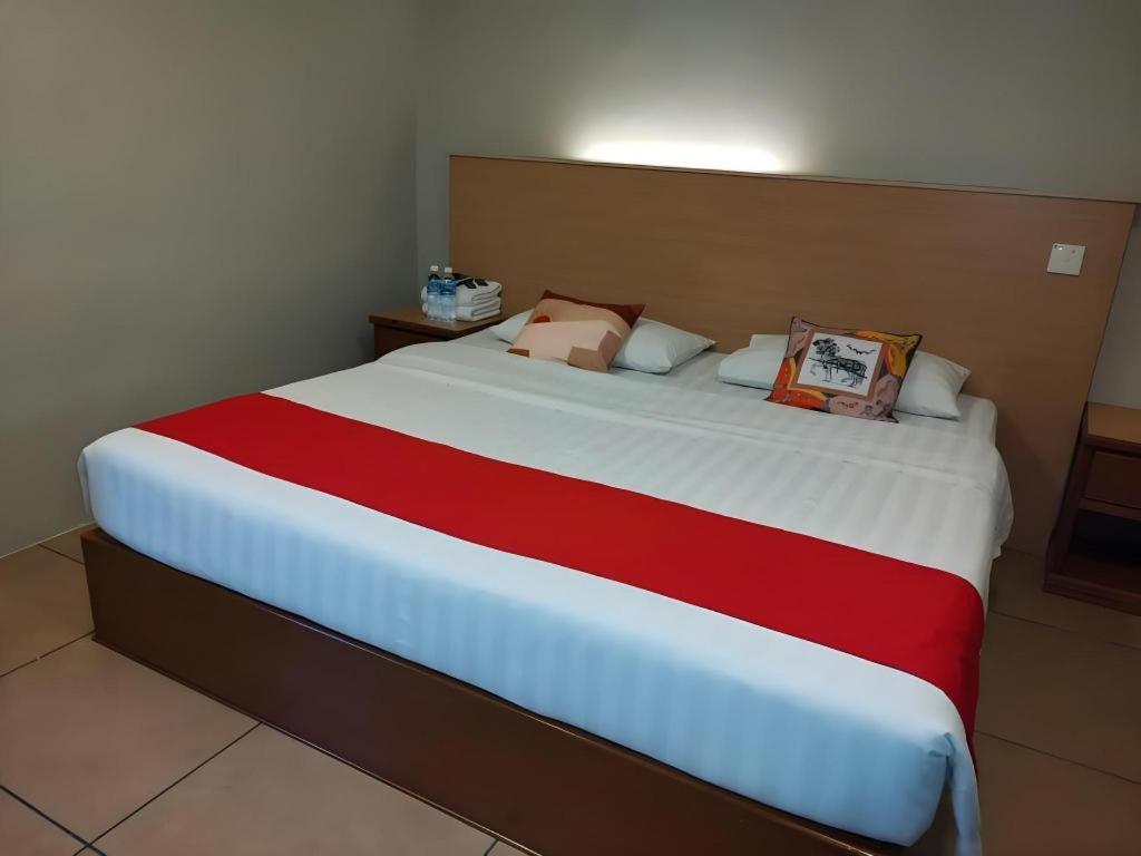 River Park Hotel Sibu Eksteriør bilde