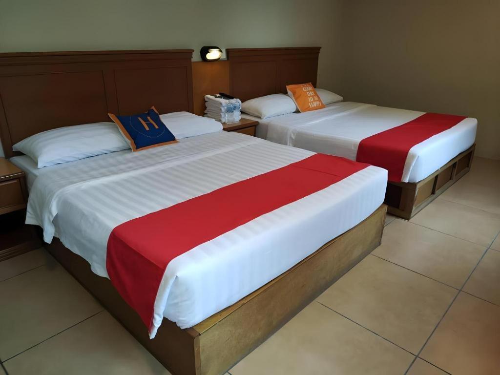 River Park Hotel Sibu Eksteriør bilde