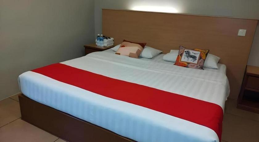 River Park Hotel Sibu Eksteriør bilde