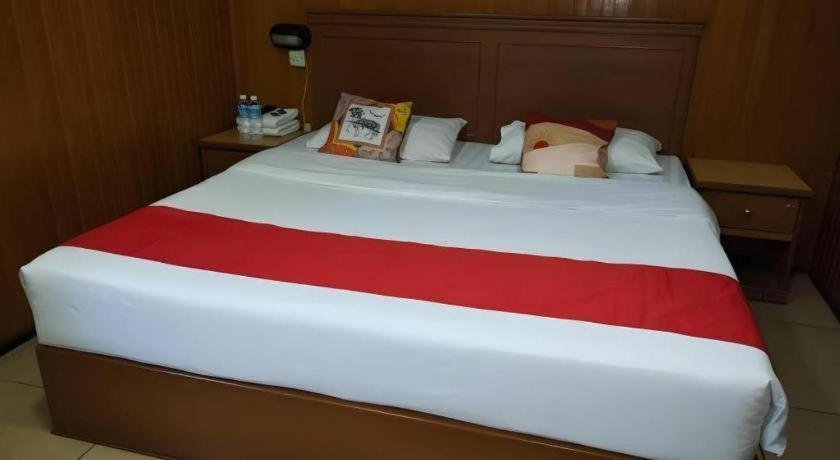 River Park Hotel Sibu Eksteriør bilde